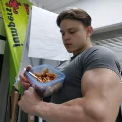 Steven........ photo on Jungo Live