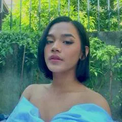 Tan Gray Lavigne photo on Jungo Live