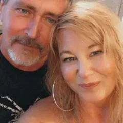 Enis photo on Jungo Live