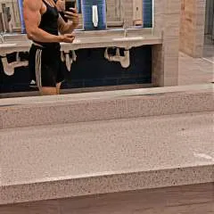 Lee photo on Jungo Live