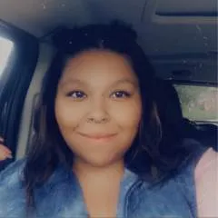 Dee photo on Jungo Live