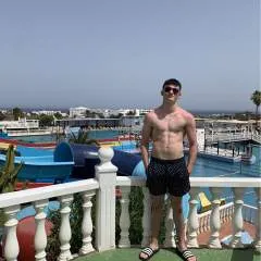 Hornyshaggee photo on Jungo Live