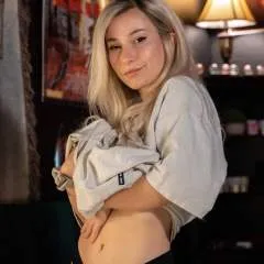 Angie photo on Jungo Live