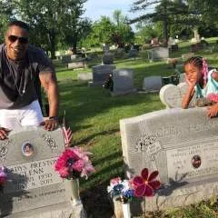 Chuckle photo on Jungo Live