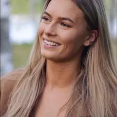 Louise photo on Jungo Live