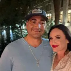 Ikeandliz photo on Jungo Live