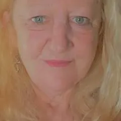 Deborah photo on Jungo Live