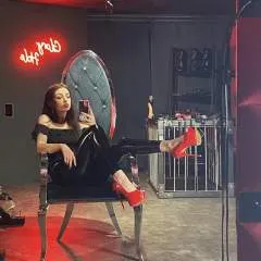 Mistress Emily photo on Jungo Live