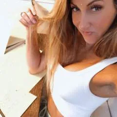 Lizzycollins01 photo on Jungo Live