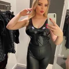 Mistressviola photo on Jungo Live