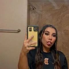 Izzy photo on Jungo Live