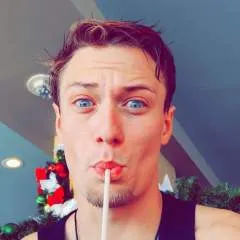 Titan6_9 photo on Jungo Live