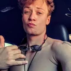 Titan6_9 photo on Jungo Live