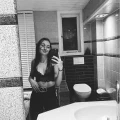 Agatha photo on Jungo Live