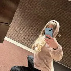 Sissy_slaveromina photo on Jungo Live