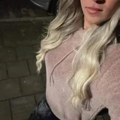 Sissy_slaveromina photo on Jungo Live