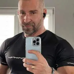 Frank Miles photo on Jungo Live