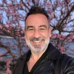 Spring Roy photo on Jungo Live