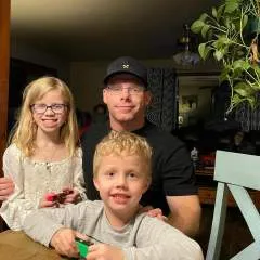 Moore. photo on Jungo Live