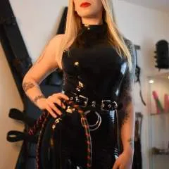 Mistressesophia photo on Jungo Live