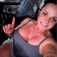 Youwannaplayletsplay photo on Jungo Live