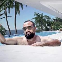 Denis.... photo on Jungo Live