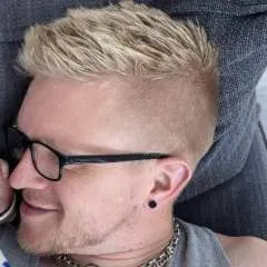 Richard Lavell photo on Jungo Live