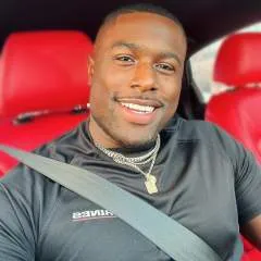 Johnnybruce........ photo on Jungo Live