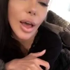 Nicoletteq photo on Jungo Live