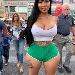 Brittanyan Razavi photo on Jungo Live