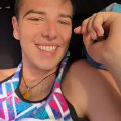 Aaron Hall photo on Jungo Live