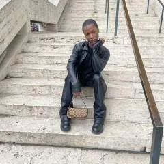 Cee photo on Jungo Live