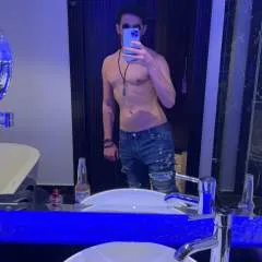 Hot.expat photo on Jungo Live