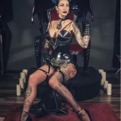 Dmistress photo on Jungo Live