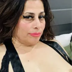 Latina Booty 50 photo on Jungo Live