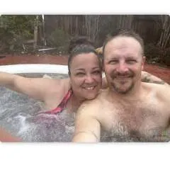 Nunlooking photo on Jungo Live