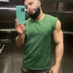 Isaac ✅ photo on Jungo Live