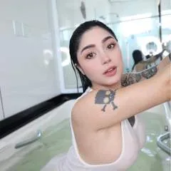 Vicky photo on Jungo Live