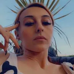 Sabrinan photo on Jungo Live