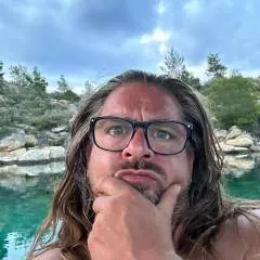 Pat.... photo on Jungo Live