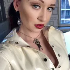 Ladyrebecca photo on Jungo Live