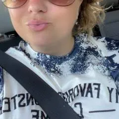 Ashleigh photo on Jungo Live