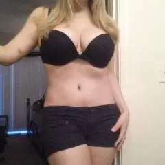 Julie05 photo on Jungo Live