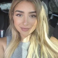 Angela photo on Jungo Live