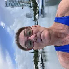 Hot Old Man photo on Jungo Live