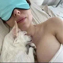 Katiebanks30i photo on Jungo Live