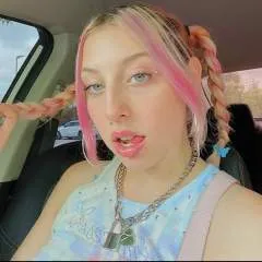 Christine photo on Jungo Live