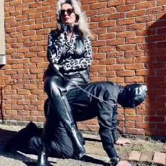 Mistressleanne01 photo on Jungo Live