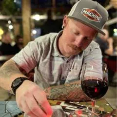 H&b photo on Jungo Live