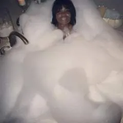 Ebony Mona photo on Jungo Live